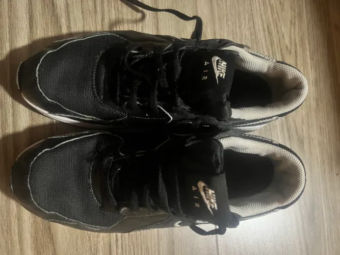 Tênis Nike Air Max - Preto/Branco - Tam. 38