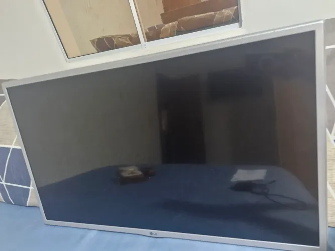 Vendo TV Smart LG 32 Polegadas