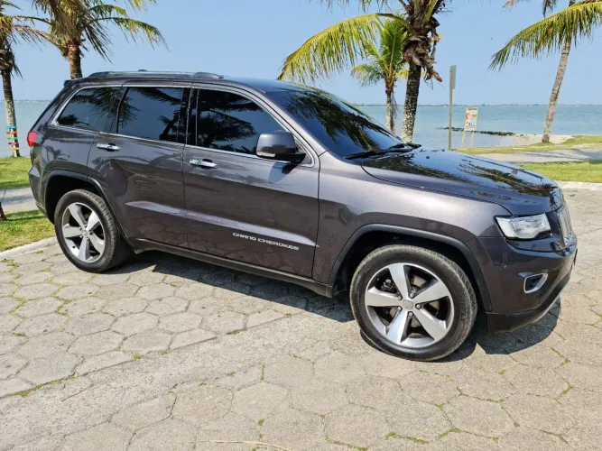 Jeep Grand Cherokee Limited 3.0 TB Dies. AUT 2015