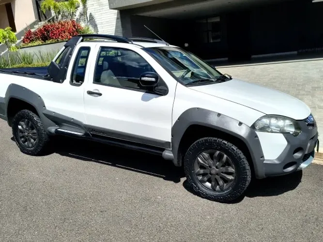 Fiat Strada Adventure 1.8/ 1.8 Locker Flex CE 2013