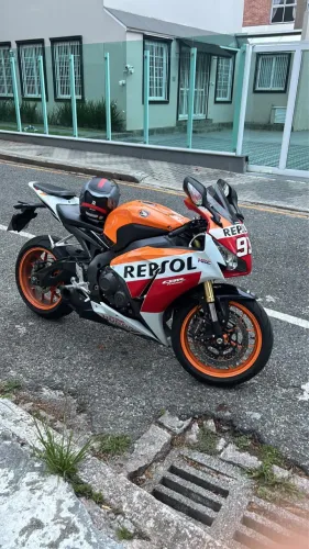 Urgente ? vendendo Moto CBR 1000 RR Fireblade - 2014