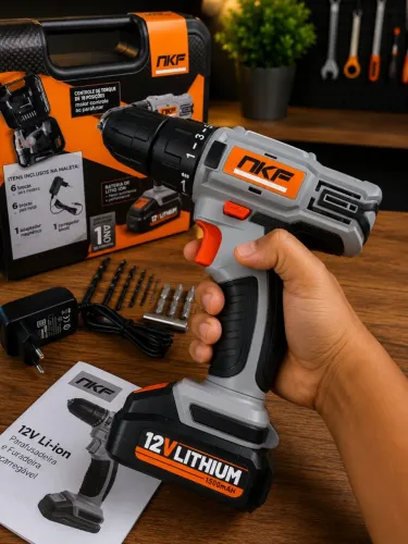 Parafusadeira Furadeira 12V Recarregável completa com acessórios e maleta