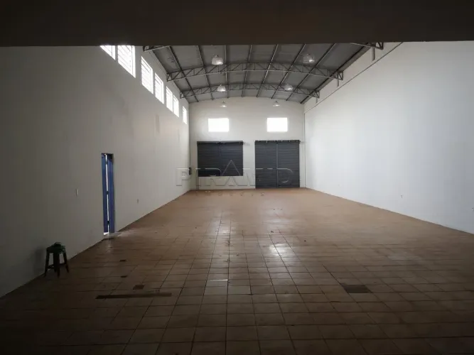 Salão comercial com 345m², bairro Parque Residencial Cândido Portinari, Zona Leste de Ribe
