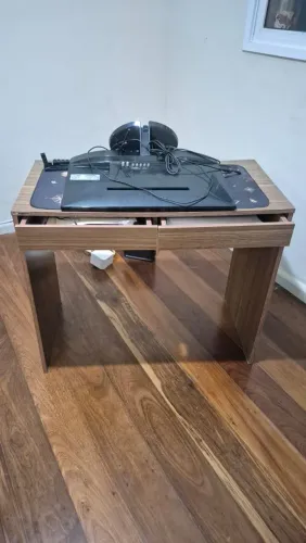 Mesa de Escritório Pequena