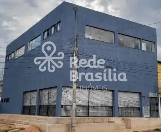 ALUGA-SE SALA COMERCIAL - 250 m²