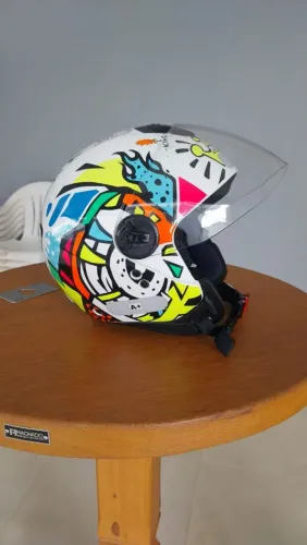 Capacete moto
