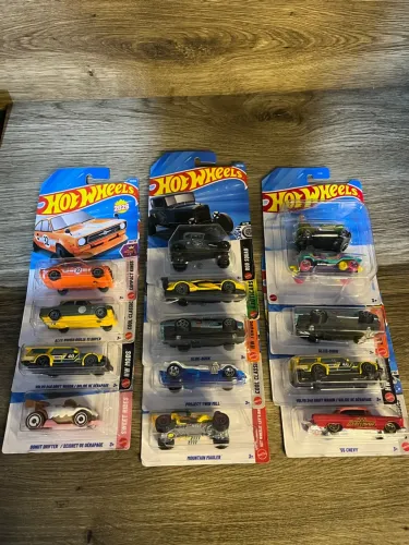 Lote Hotwheels - 14 Miniaturas Lacradas 