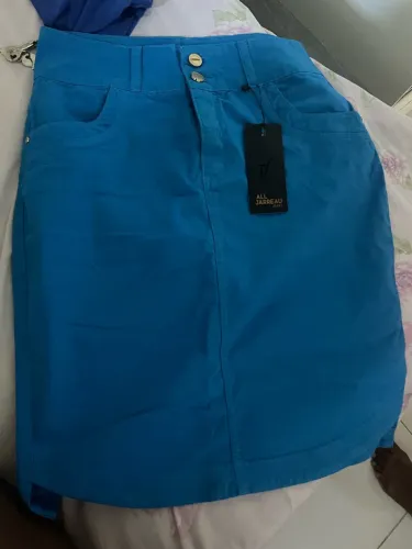 Vendo essa saia nova