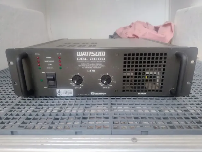 Amplificador dbk 3000 Wattson