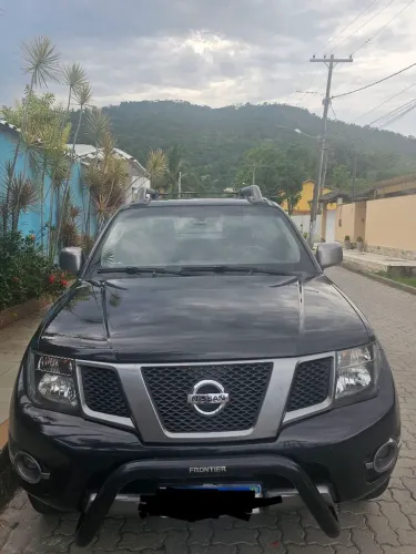 Nissan Frontier SV AT. CD 4X4 2.5 TB Dies. Aut. 2015