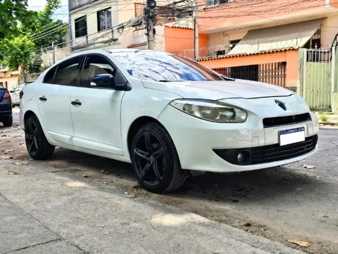 Renault Fluence Sed. Dynamique 2.0 16V Flex Aut. 2013