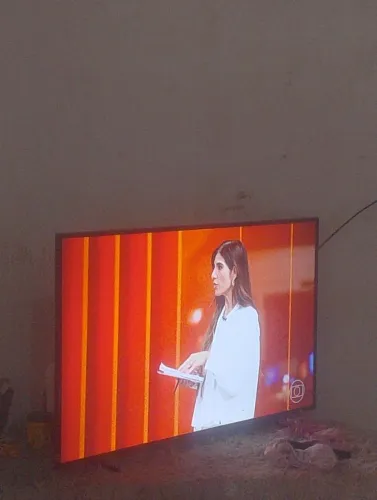 Tv 43 polegadas nova na garantia