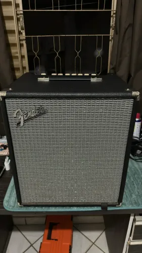 Fender Rumble 100 V3 em Excelente estado
