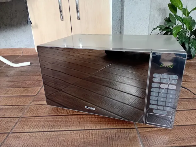 Microondas Consul espelhado 30l, funcionando certinho 127volts