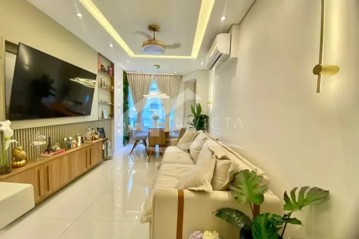APARTAMENTO REFORMADO EM RUA NOBRE