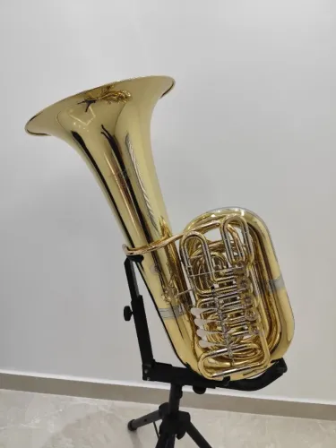 Tuba 4/4 Tokai TB-402L 5 Rotores em Dó - Laqueada - NOVA R$21900,00 - Aceito trocas