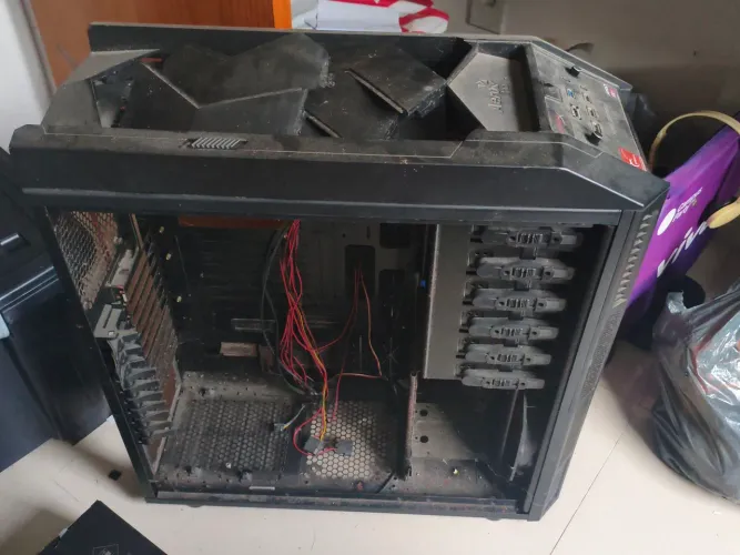 gabinete aerocool xpredator Full Black