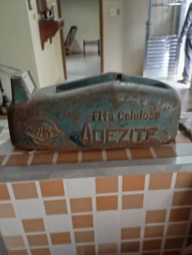 Suporte antigo para fita adesiva
