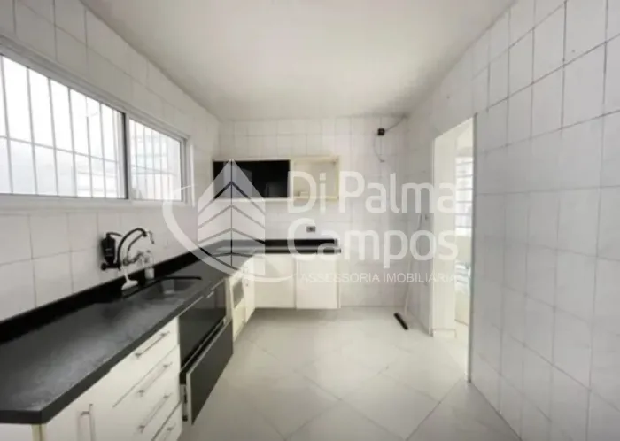 Casa à venda com 4 quartos e 5 vagas no Butantã, São Paulo.