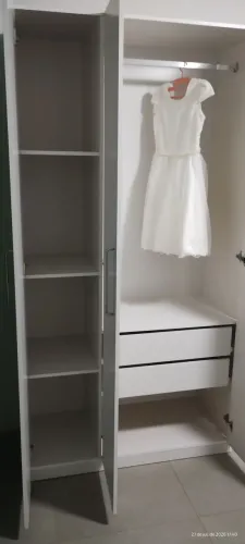 Guarda roupa 3 portas 2 gavetas. excelente estado de conservação