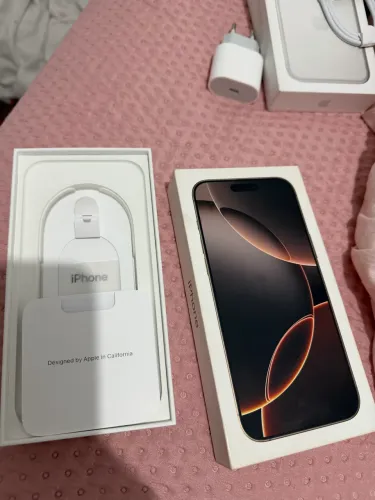 Caixa iPhone 16 pro Max