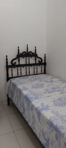 Jogo de Quarto Solteiro Antigo Colonial - Madeira Firme (Cama + Colchão + Guarda-Roupa)