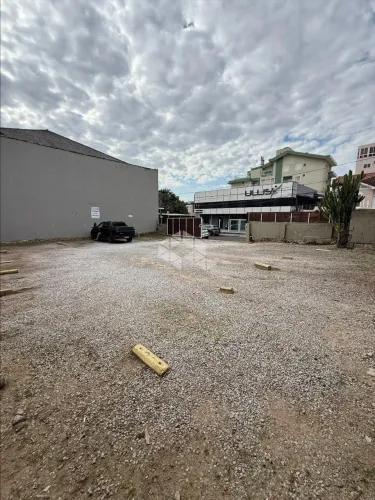 Terreno à venda no bairro Estreito, em excelente localização ? a apenas uma quadra da Beir