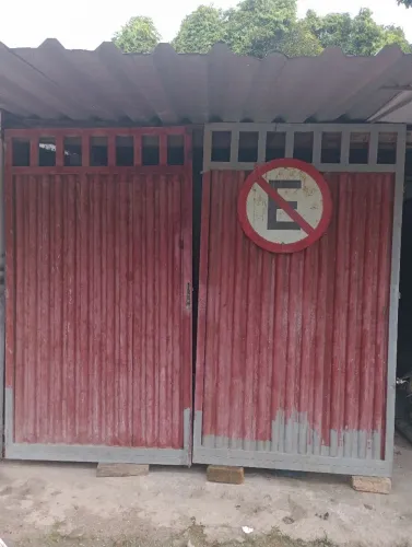 Vendo Portão Galvanizado