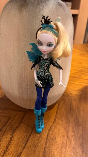 Boneca Ever After High - Faybelle Thorn (Original Mattel)