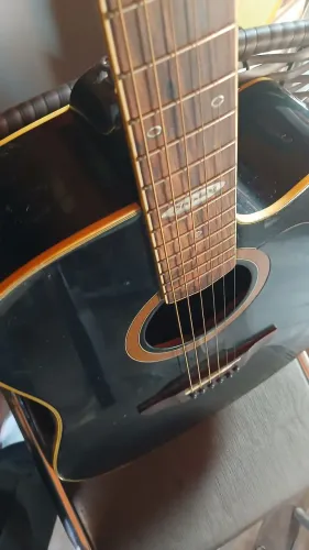 Violão de aço