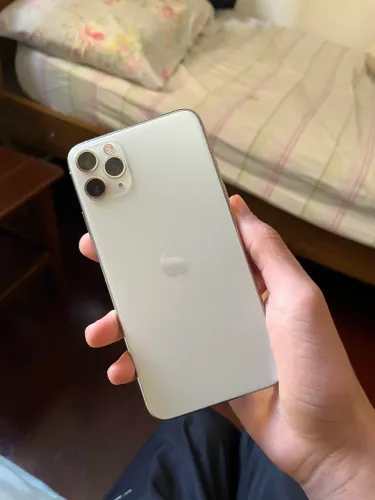 TROCO OU VENDO IPHONE 11 PRO MAX