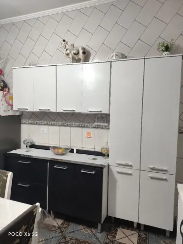 Armário de cozinha mais mesa de 6 cadeiras 