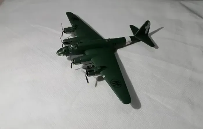 Miniatura Avião Piaggio P.108B