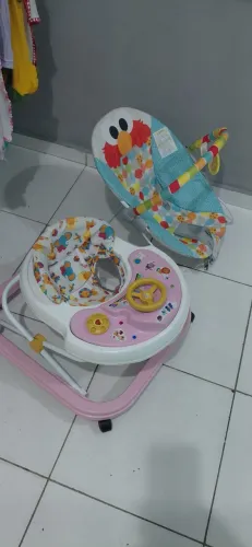 Andador e cadeirinha