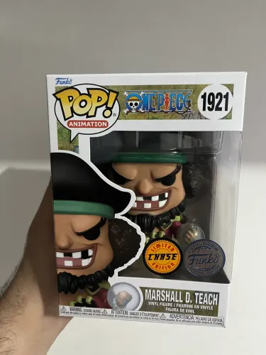 2 Funkos One piece: Brook Ride e Barba Negra chase