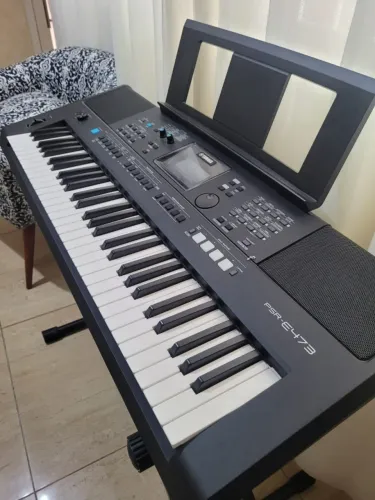 Teclado Yamaha Psr-e473 Arranjador Kit Capa Suporte E Pedal (Usado)