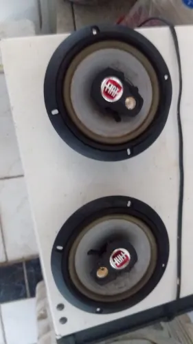 Caixa, e fones de 10