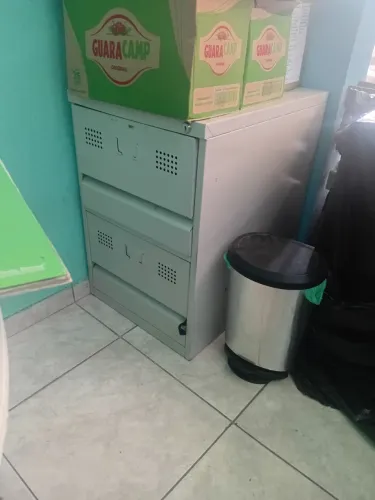 Gaveteiro aço 2 gavetas em bom estado