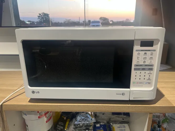 Microondas 30L 220v