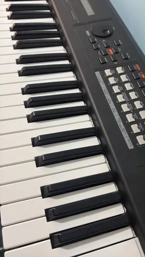 Teclado Yamaha MX61