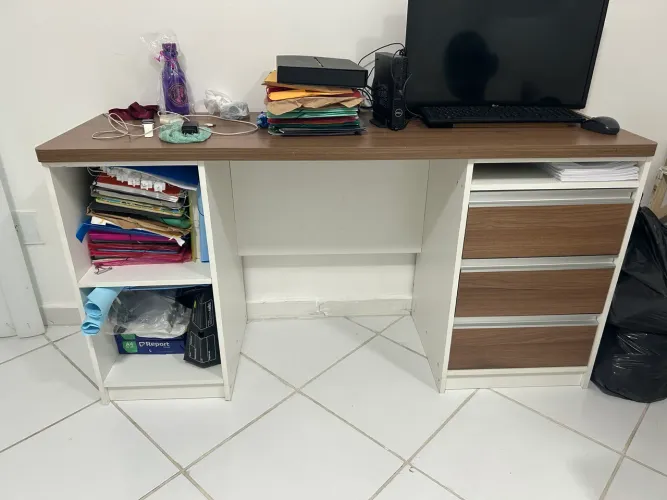 Estante + escrivaninha