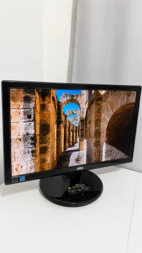 Monitor AOC LED 18,5 - Excelente Estado