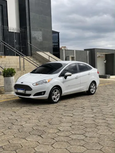 Ford Fiesta Sedan 1.6 16V Flex Aut. 2015