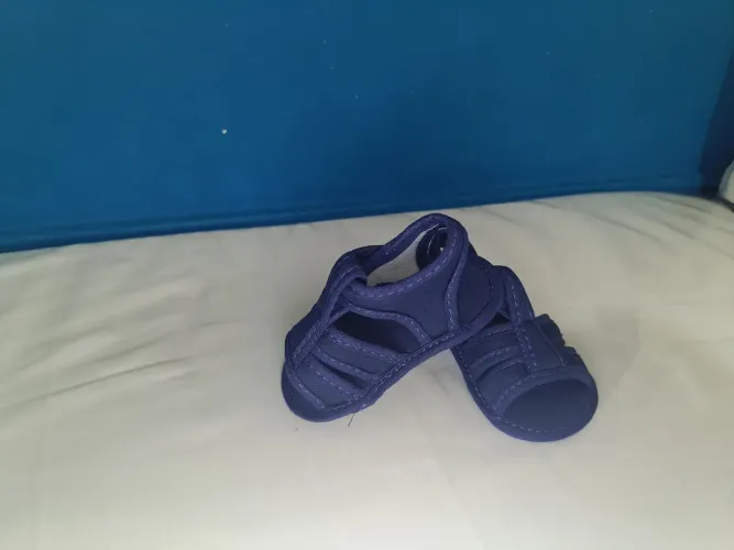 Vendo sapatos de bebê LER ANÚNCIO