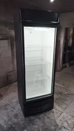 VENDO EXPOSITOR DE BEBIDAS EM PERFEITO ESTADO