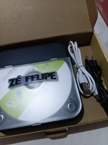 Discman KC-918 personalizado + 7 CDs originais Zé Felipe + Brindes