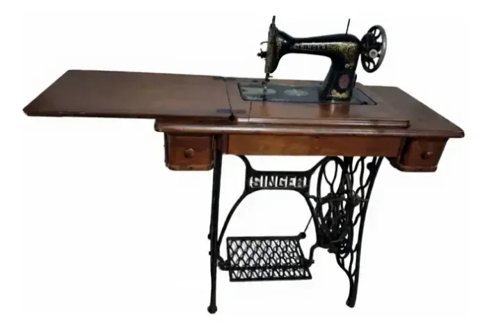Máquina De Costura Singer Antiga Gabinete Pé Ferro Fundido Preto