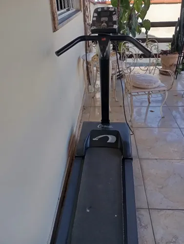 Vendo Esteira Elétrica Caloi Modelo CL3004