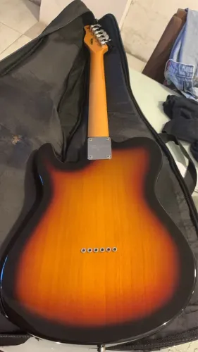 Vendo guitarra semi nova