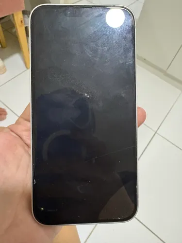 iPhone 16e com 128 GB de memória